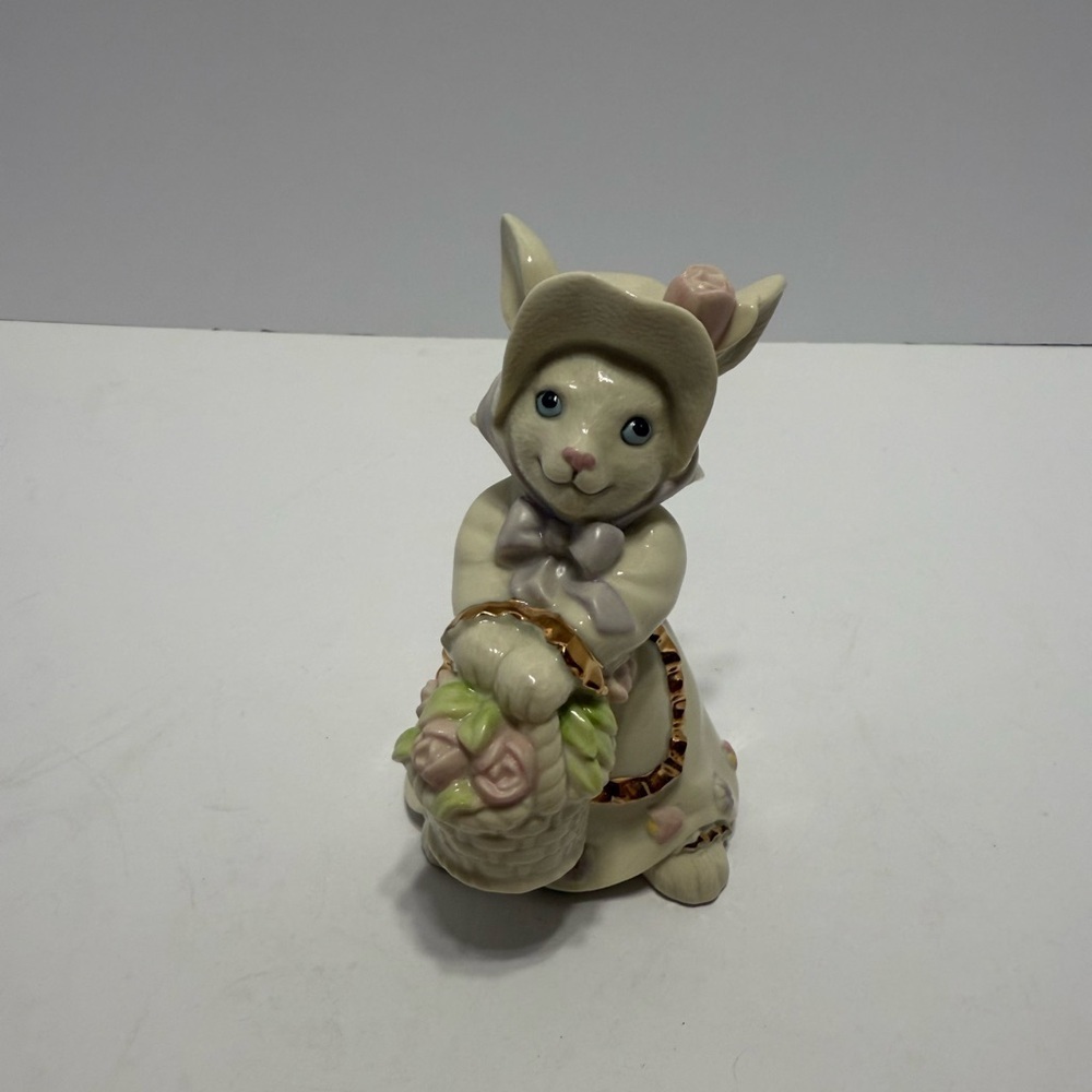 Lenox Easter Blossom Bunny, Limited Edition‎ 2003. Vintage Sweet Face!